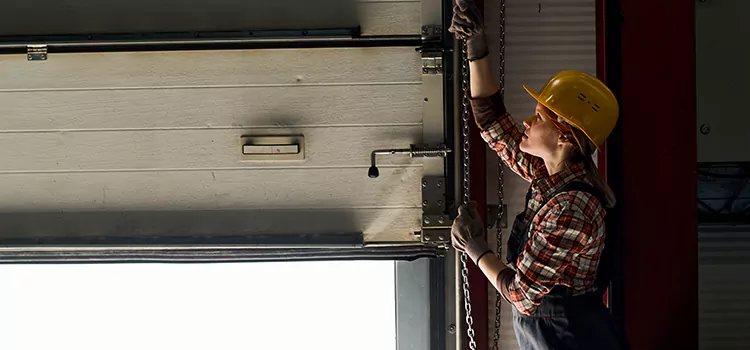 Addressing Common Garage Door Stoppage Issues in Tucson, AZ